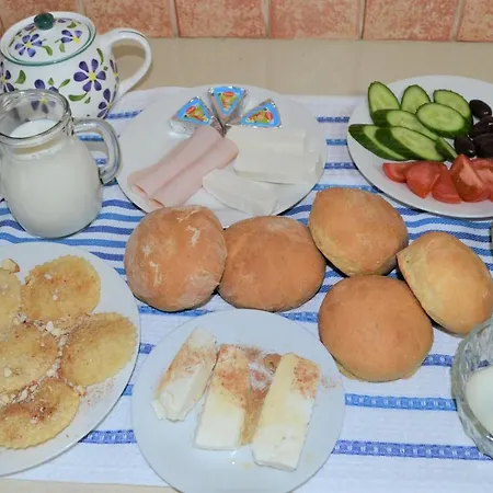 Διαμέρισμα 2 *